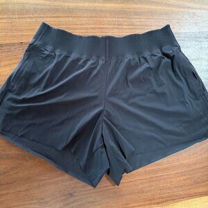 Athleta fluttery shorts